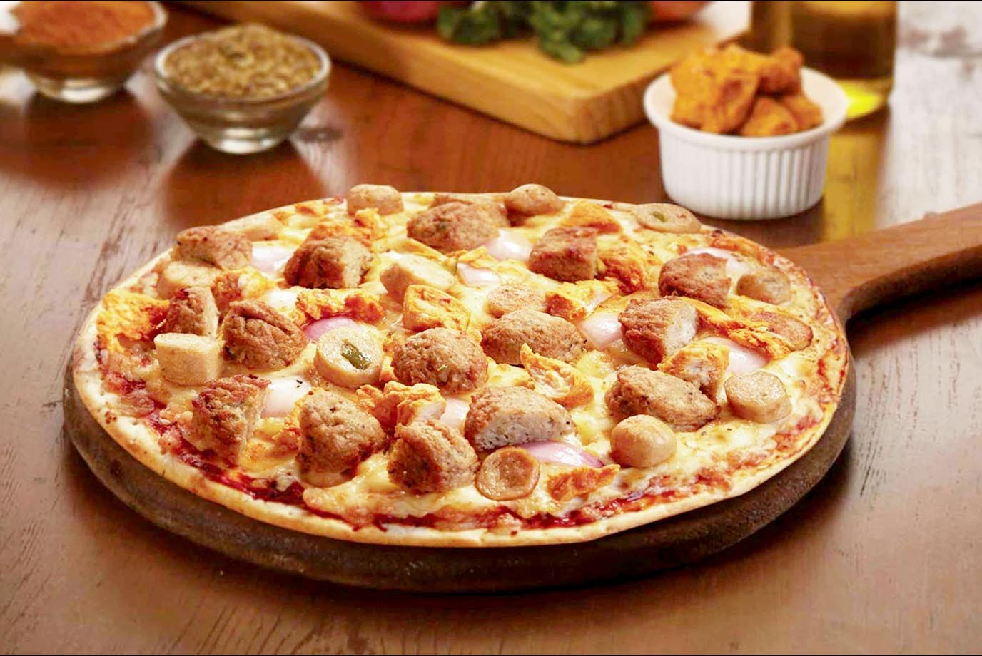 chicken-cheese-burst-pizza